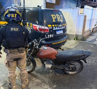 PRF apreende motocicleta adulterada na Costa Verde