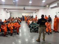 PRF promove palestra de Educação para o Trânsito em Macaé
