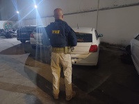 No Rio de Janeiro, PRF recupera veículo furtado