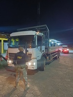 PRF intercepta caminhão “clonado” na Serra de Petrópolis