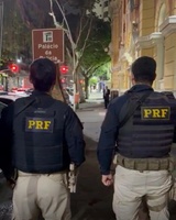 PRF recupera caminhão roubado em Niterói