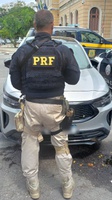 PRF recupera carro roubado na Região Metropolitana do Rio