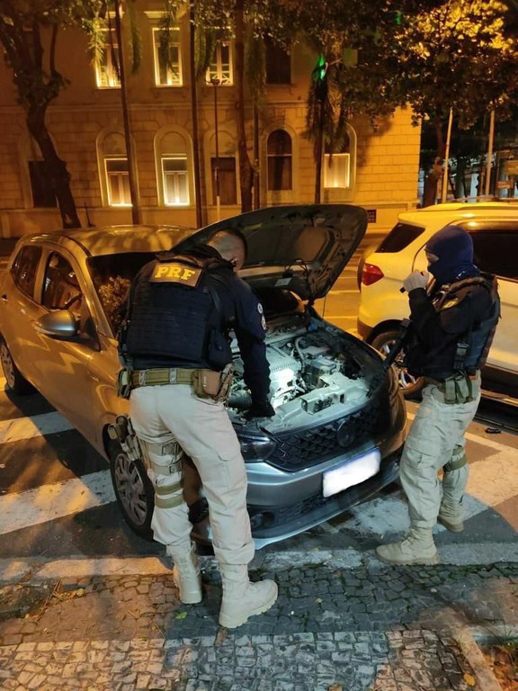 03 veículos em 12h.jpg