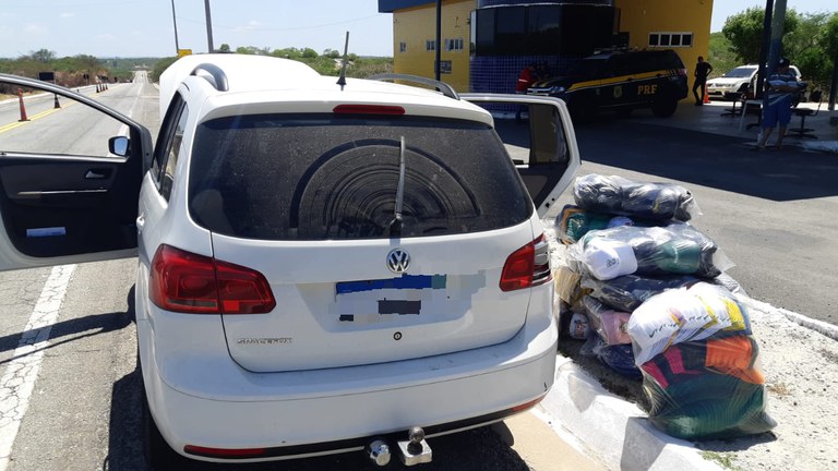 Dois veículos roubados são recuperados ao mesmo tempo pela PRF em municípios distintos RN