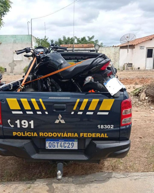 Dois homens foram presos, uma arma apreendida e um veículo recuperado na região do Seridó no Rio Grande do Norte