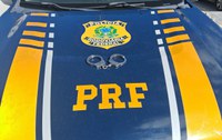 PRF prende três pessoas e recupera dois veículos na Grande Natal/RN