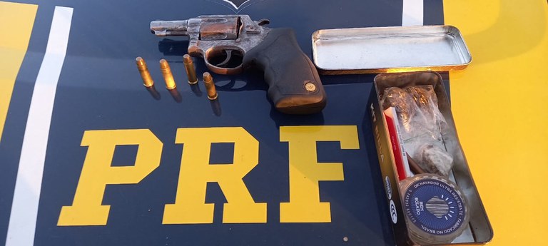Um homem é preso pela PRF por porte ilegal de arma de fogo em Santa Cruz/RN