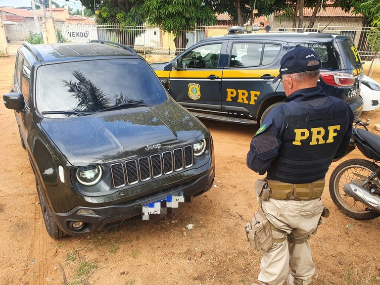 PRF prende três homens e apreende arma no Rio Grande do Norte