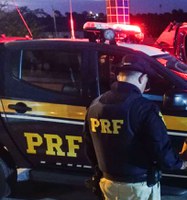 PRF e Polícia Civil prendem mulher por tráfico de drogas em Campo Redondo/RN