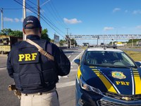 PRF recupera dois veículos e prende um homem na Região Metropolitana de Natal/RN