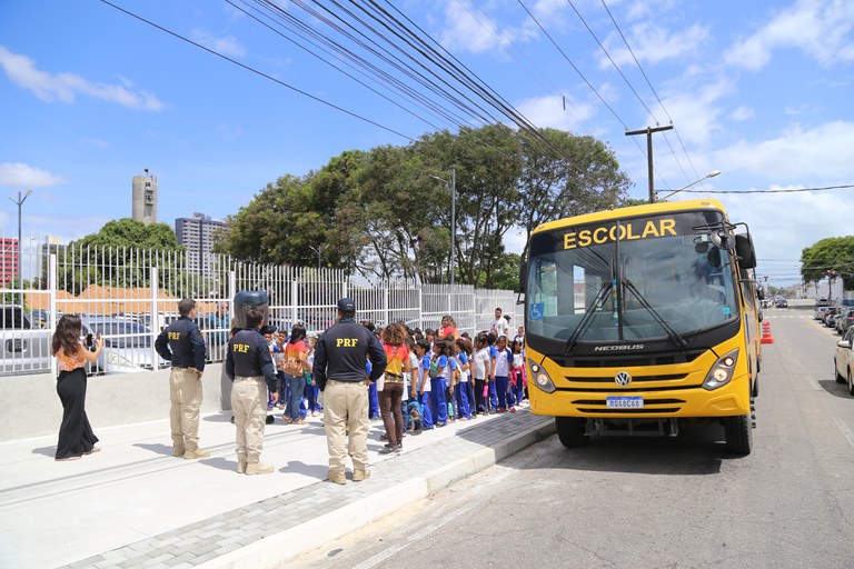 Projeto educar 30.10.2023 onibus escolar.JPG