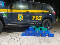PRF apreende carga de droga avaliada em mais de 4,5 milhões de reais e prende duas mulheres por tráfico em São José de Mipibu/RN