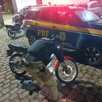 PRF prende dois homens e recupera um veículo na Região Metropolitana de Natal/RN