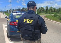 PRF prende dois homens e recupera um veículo no Rio Grande do Norte