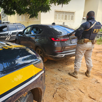 PRF prende um homem e recupera três veículos no Rio Grande do Norte