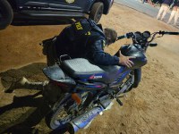PRF prende dois homens e recupera duas motocicletas em Areia Branca/RN