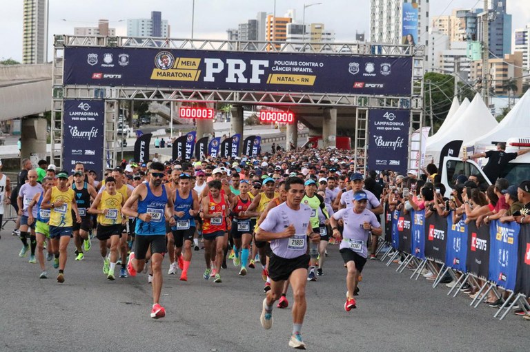 8ª Meia Maratona PRF "Policiais Contra o Câncer Infantil" em Natal reúne 5.200 inscritos