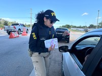 PRF realiza ação de enfrentamento à violência contra a mulher na Grande Natal