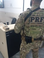 PRF prende homem por tráfico de drogas e corrupção de menores em Parnamirim/RN