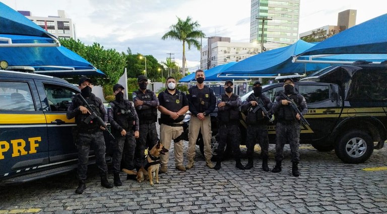 PRF apreende 44,5 kg de maconha em Macaíba/RN