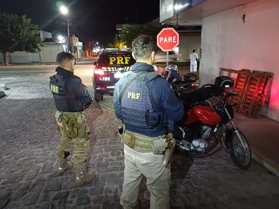 PRF prende mulher por adulteração de veículo na BR-226, em Tangará/RN