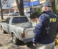 Caminhonete furtada é recuperada pela PRF dentro do pátio do receptador