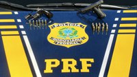 Mulher é presa pela PRF transportando armas e munições em Bagé