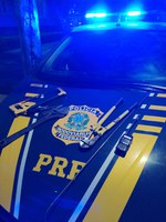 Trio envolvido em roubo de caminhonetes na região metropolitana é preso pela PRF