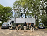 PRF prende homem com 50 mil maços de cigarros contrabandeados em Alegrete/RS