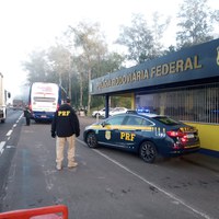 PRF, DAER e Metroplan realizam operação conjunta de fiscalização de veículos de transporte de passageiros em Montenegro/RS