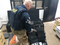PRF prende traficante com quase 200 quilos de maconha em Torres/RS
