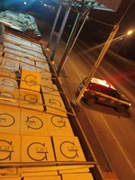 PRF apreende carga de cigarro contrabandeado avaliada em mais de 1,3 milhão de reais em Seberi/RS