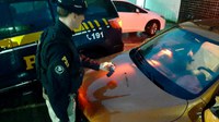 PRF prende homem armado em falsa viatura policial