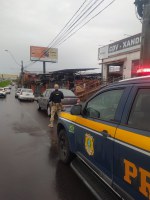 PRF recupera carro furtado de locadora em São Leopoldo