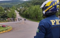 PRF e CRBM realizam escolta  em competição de ciclismo em Bento Gonçalves/RS