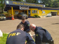 PRF presta socorro a passageiro que estava convulsionando em Lajeado/RS