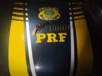 PRF prende homem por porte ilegal de arma de fogo em Santiago