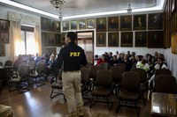 PRF ministra palestra no Hospital Beneficência Portuguesa em Pelotas/RS