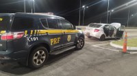 PRF flagra adolescente dirigindo carro furtado em Pelotas
