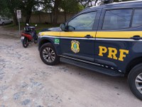 PRF prende homem que transitava em uma Biz com placa uruguaia em Arroio Grande