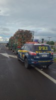 PRF Retém Caminhão Com Excesso de Peso e Problema nos Freios em Porto Alegre