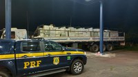 PRF apreende carreta lotada de cosméticos em Rosário do Sul