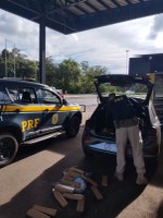 PRF prende homem com maconha e cigarros eletrônicos em Montenegro