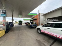 PRF participa de força-tarefa para fiscalizar irregularidades na venda de combustíveis na BR-285, em São Borja