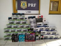 Em ação conjunta, PRF e BM apreendem mercadorias estrangeiras em Bento Gonçalves