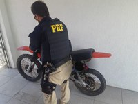 PRF apreende adolescente conduzindo moto adulterada em Terra de Areia