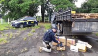 PRF apreende caminhão com carga milionária de eletrônicos em Eldorado do Sul