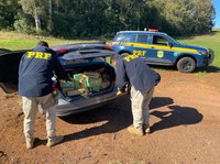 PRF apreende carro com mais de meia tonelada de maconha no norte do Estado
