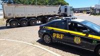 PRF flagra caminhões com excesso de peso em São Leopoldo