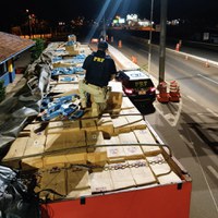 PRF prende contrabandista com mais de um milhão de reais em cigarros contrabandeados